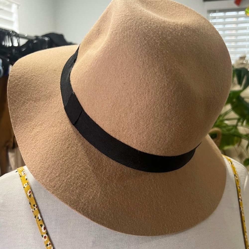 🍂New W/O Tags the Hatter Company Tan Hat with Band - Find Your Perfect Fall 🍁 - Picture 3 of 10